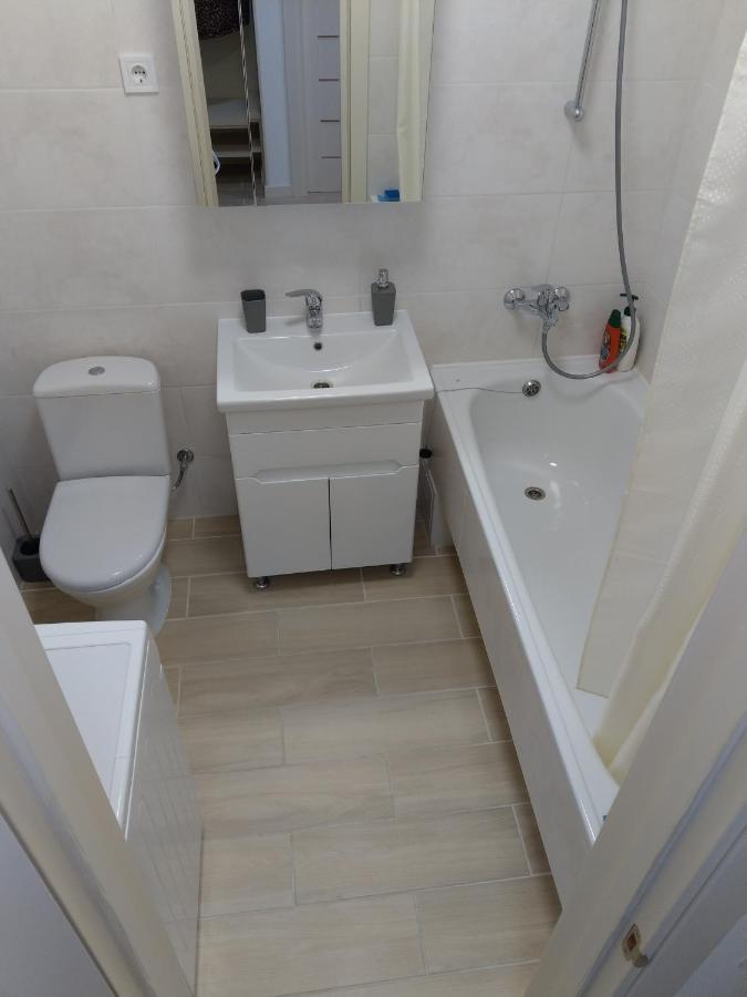 Новобудова По Вулконовальця2 Apartment Rivne Ngoại thất bức ảnh